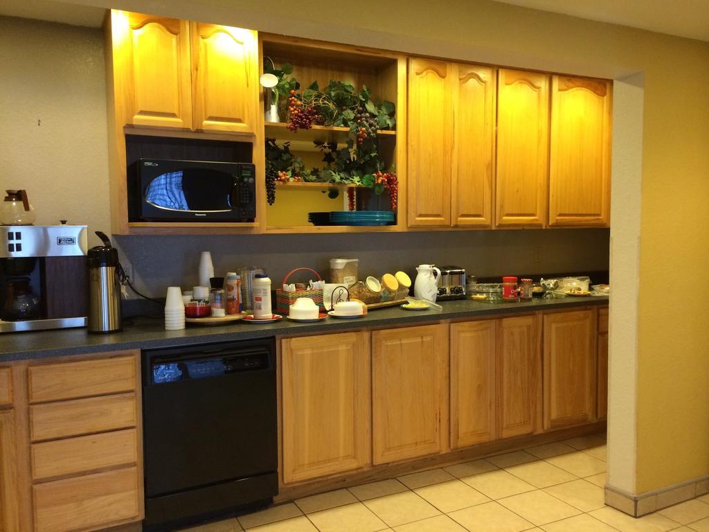 Americas Best Value Inn & Suites - Bluffton מראה חיצוני תמונה