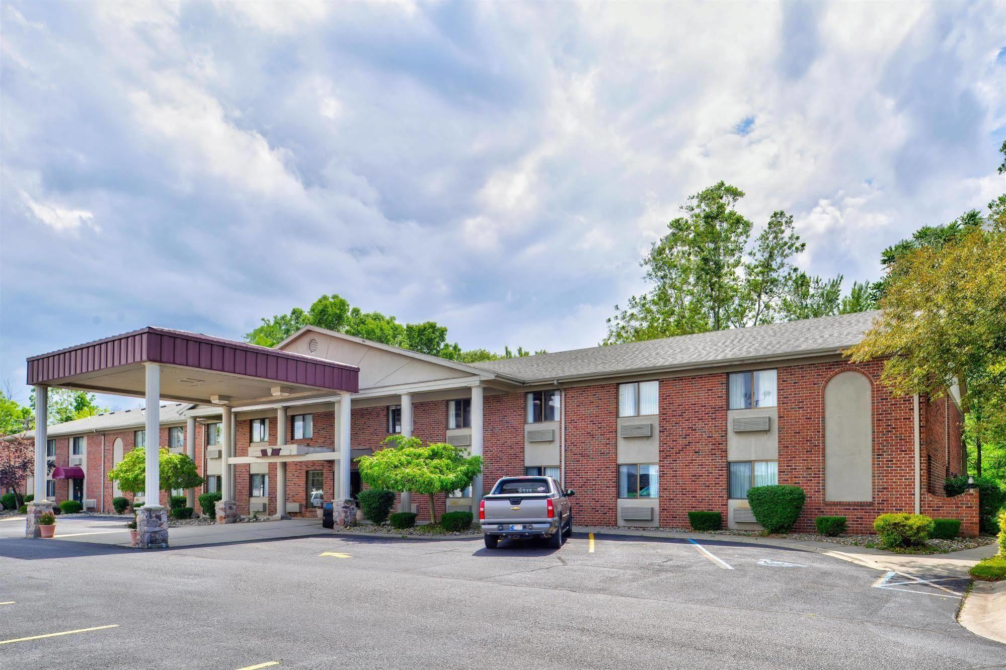 Americas Best Value Inn & Suites - Bluffton מראה חיצוני תמונה